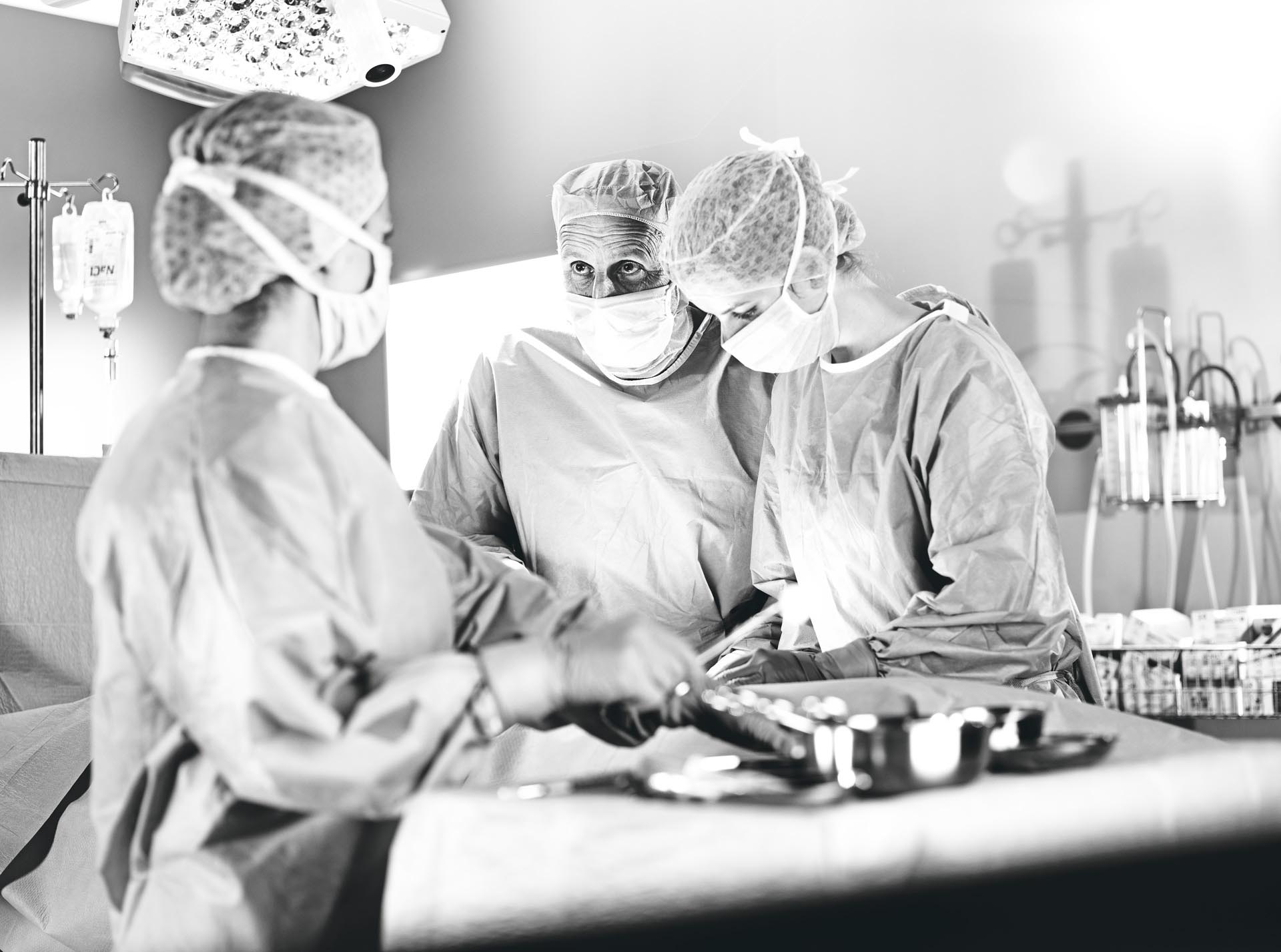 Intelligent submucosal dissection in ESD and POEM